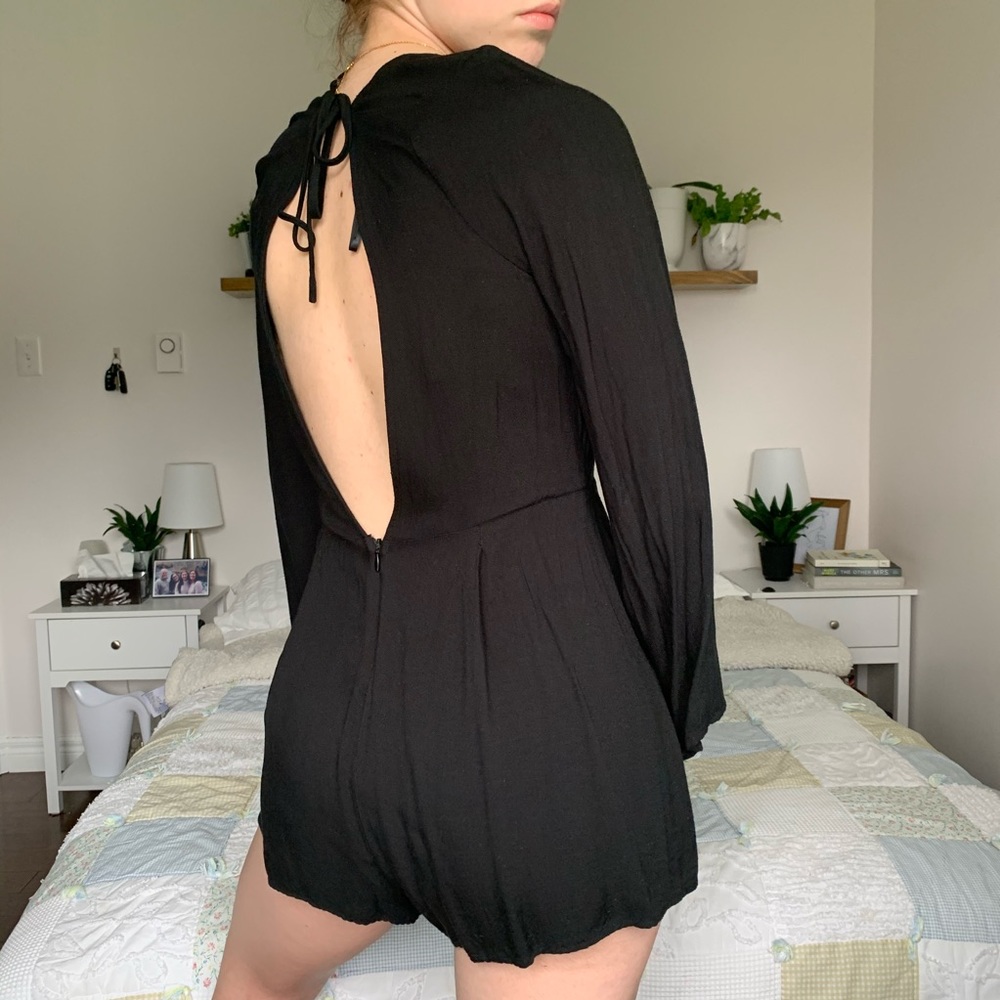 FOREVER 21 BLACK ROMPER - Picture 3 of 9